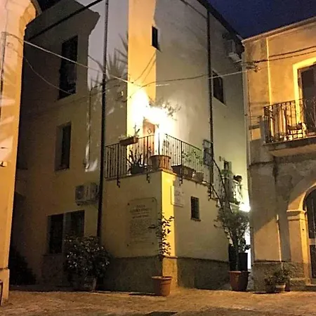 San Pio Oda ve Kahvaltı 3*