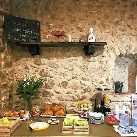 San Pio Oda ve Kahvaltı 3*
