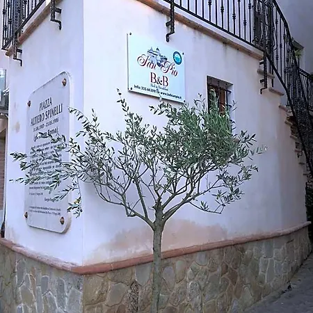Oda ve Kahvaltı San Pio 3*